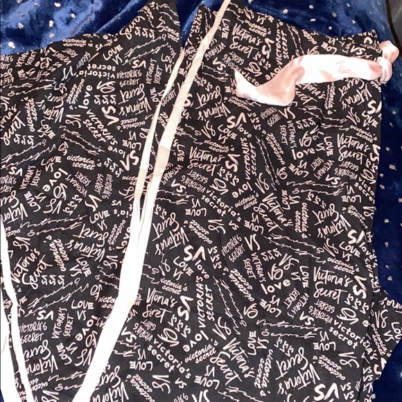Victoria's Secret Other - Black and pink vs jammies